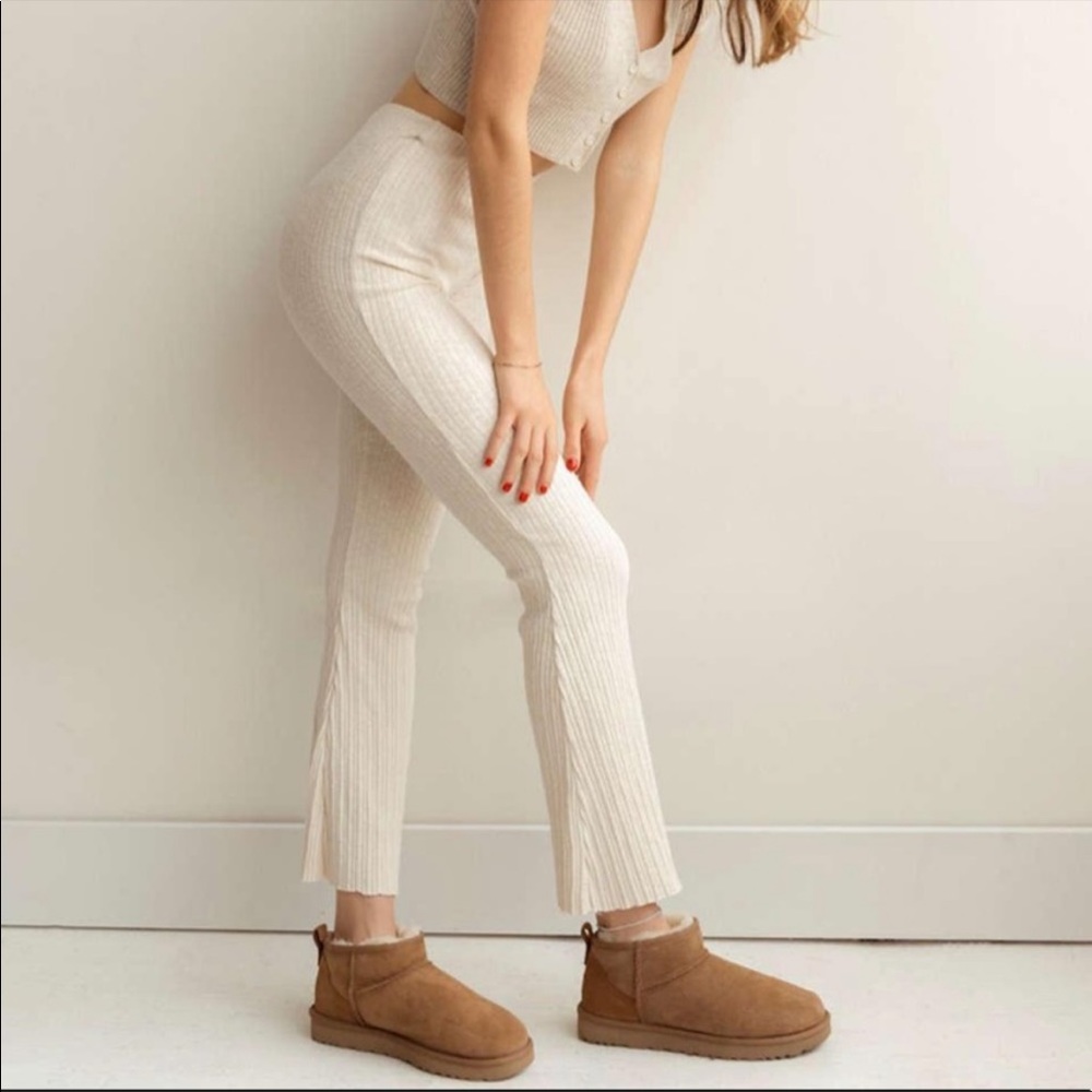 • Urban Outfitters Rosie Ribbed Flare Lounge Pant In Ivory L • - Picture 3 of 12